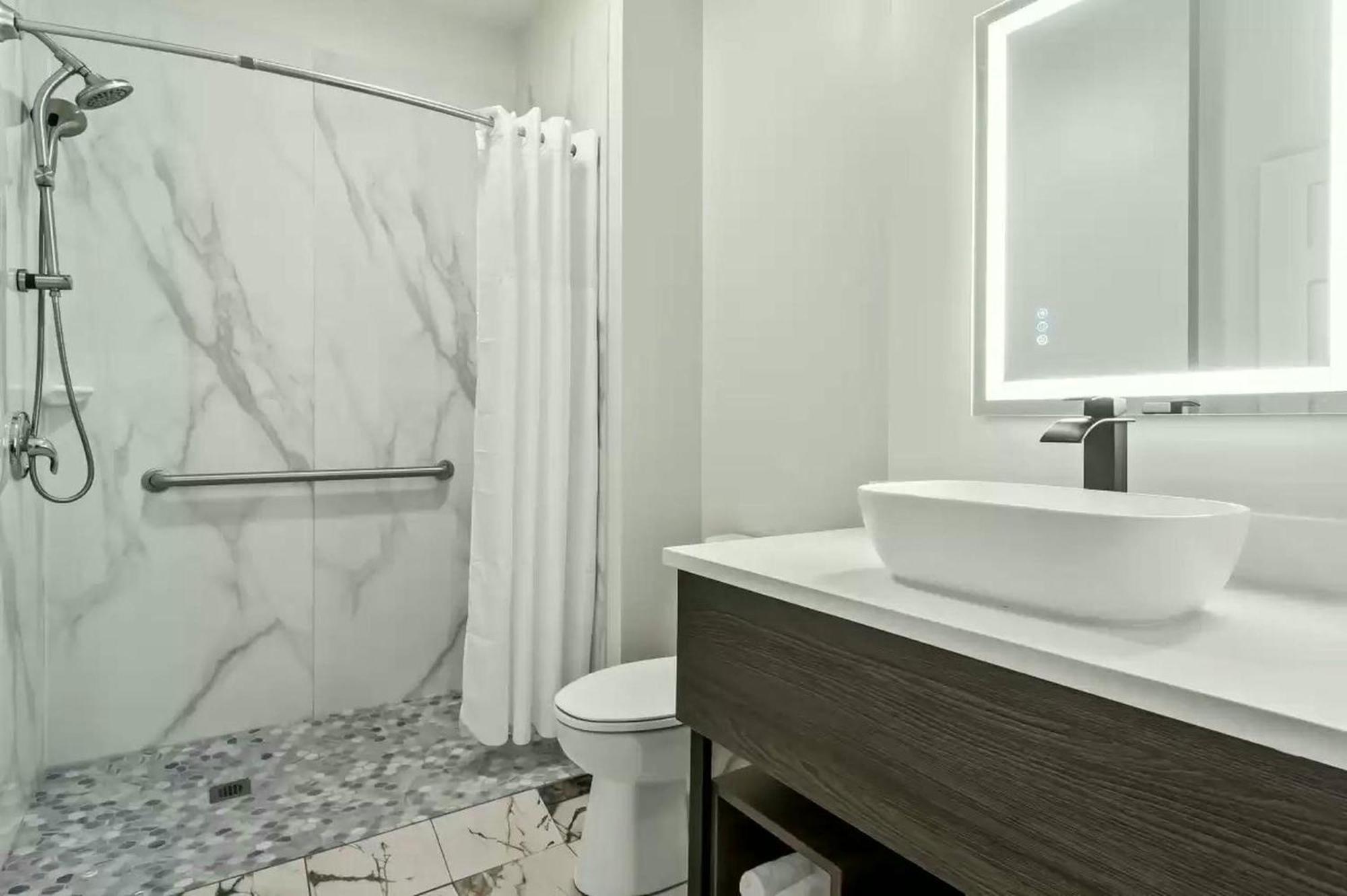 Quality Inn & Suites Columbia Harbison Экстерьер фото