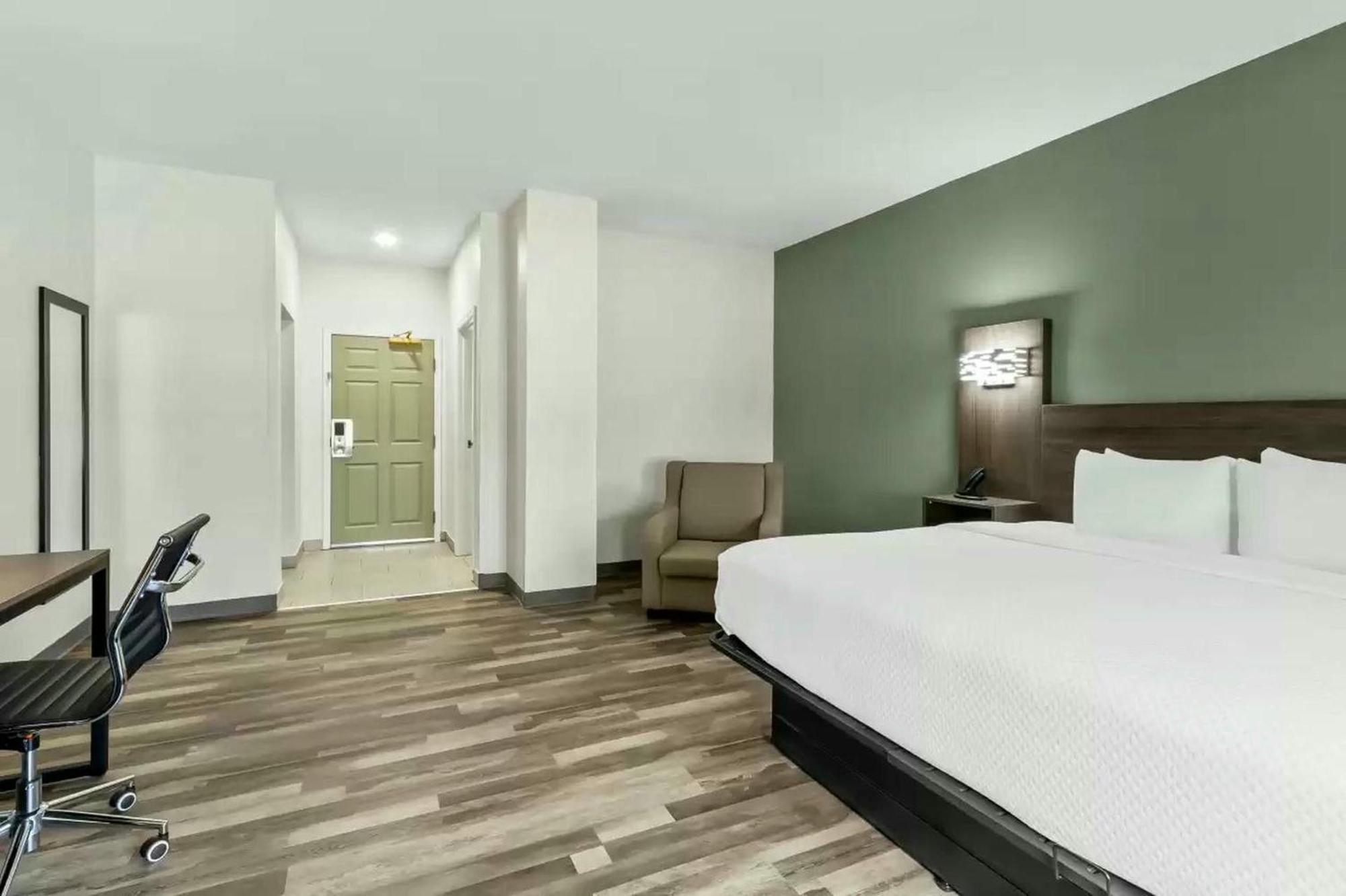 Quality Inn & Suites Columbia Harbison Экстерьер фото