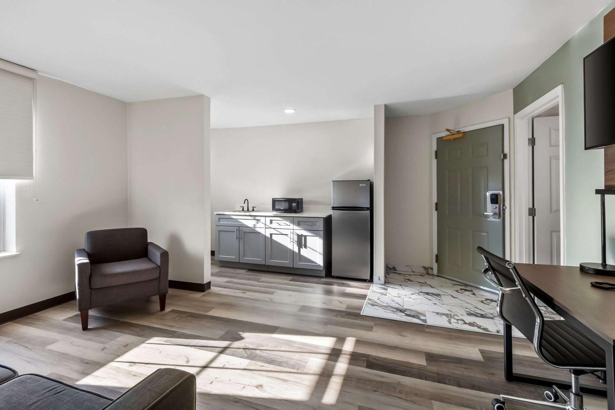 Quality Inn & Suites Columbia Harbison Экстерьер фото
