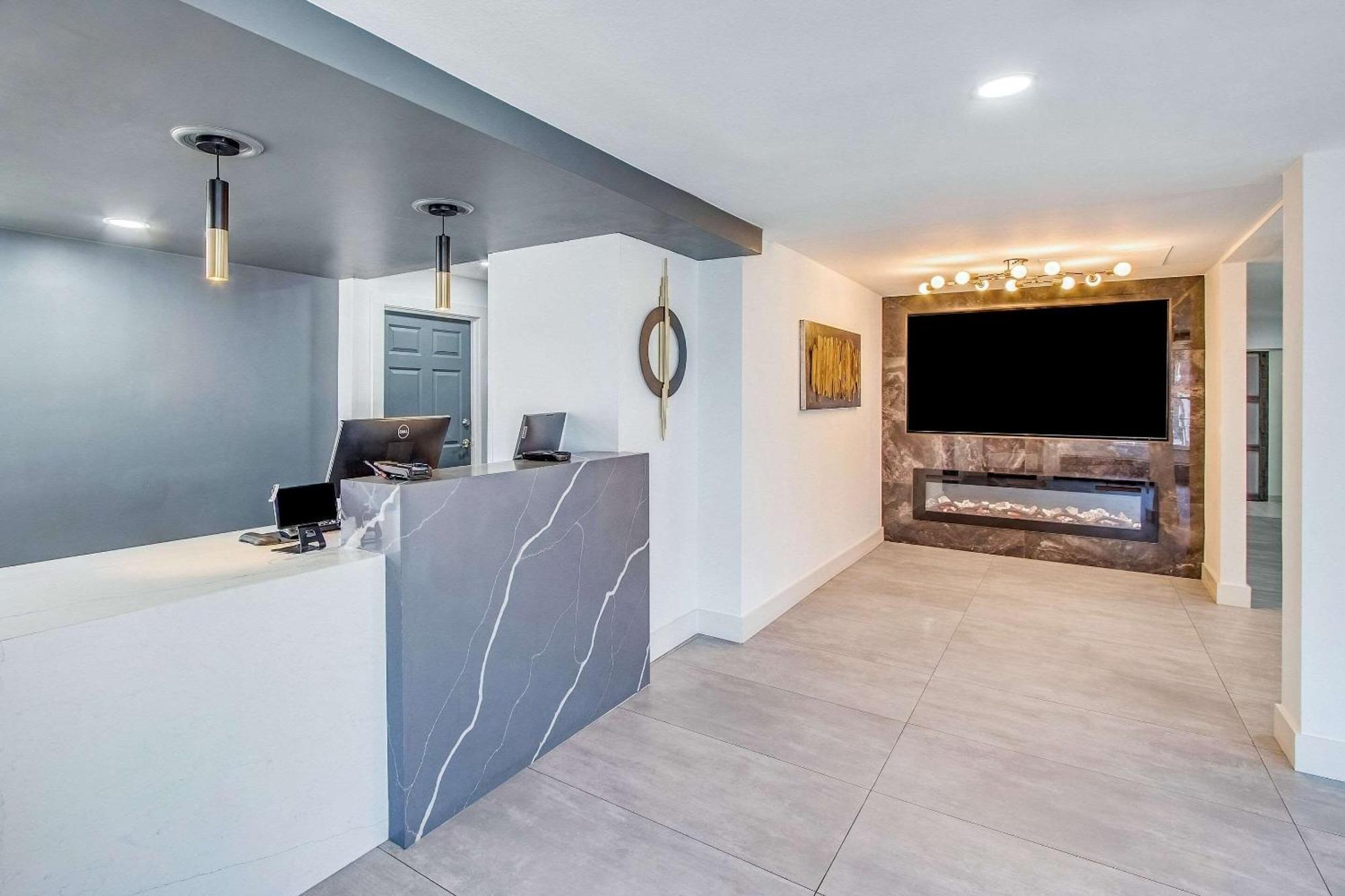 Quality Inn & Suites Columbia Harbison Экстерьер фото
